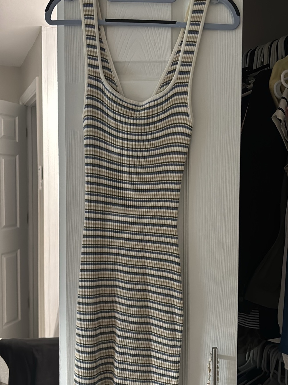 Abercrombie & Fitch Ribbed Maxi Dress in Cream, Navy, Beige - Picture 2 of 3